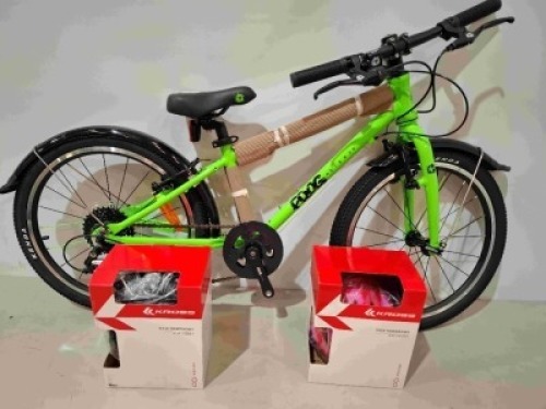 11 X BRAND NEW LOT CONTAINING KIDS FROG BIKE IN GREEN 8 GEARS AND 10 KROSS KASK ROWEROWY KIDS BIKE HELMETS IN VARIOUS COLOURS