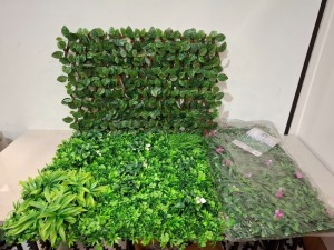 20 X BRAND NEW THE OUTDOOR ARTIFICIAL LIVING WALL DECORATIONS IN SIZE 100 X 100 IN 6 BOXES