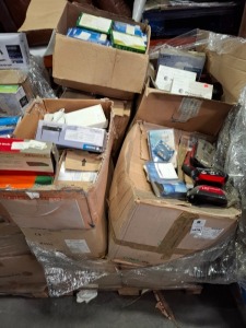 LARGE AMOUNT OF MIXED ELECTRICAL EQUIPMENT CONTAINING DYNAMODE SATA HDD DOCKING STATION , DYNAMODE 300MBPS WIRELESS ROUTER WITH ADSL2 +MODEM , DYNAMODE SW80010-D 8 PORT 10/100 SWITCH ETC ON ONE PALLET (NOTE CUSTOMER RETURNS)