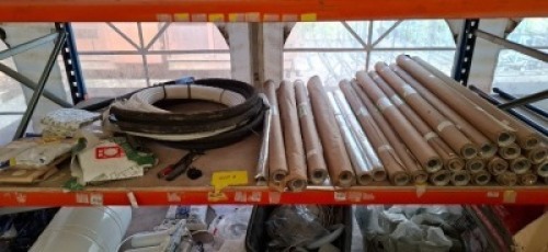 LARGE MIXED LOT CONTAINING BUILDING MATERIALS IE 20 INSULATING PAPER COATED WITH ALUMINIUM FOIL AS A VAPOUR BARRIER ROLLS , VARIOUS DRY WALL SUPPORT BARS , 3 RUBBER BUBBLE SEAL TUBES , DUST EXTRACTOR ETC OVER 5 BAYS