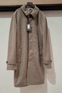 3 X BRAND NEW LIGHT GREY - BROWN TAUPE DAN JOHN COATS, CAPPOTTO MONOPETTO IN PIED SE POULE IN VARIOUS SIZES TO INCLUDE - 1 X SIZE 50, 1 X SIZE 52 & 1 X SIZE 56 - RRP £159.99 PER COAT.