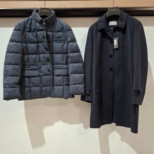 4 X BRAND NEW DAN JOHN COATS IN VARIOUS SIZES AND COLOURS TO INCLUDE - 2 X NAVY BLUE AND BLACK IN SIZES 1 X SIZE 46, 1 X SIZE 50 - RRP 159.99 PER COAT AND 2 X BLUE / GREY IN SIZES 1 X MEDIUM & 1 XL - RRP £139.99 PER COAT.