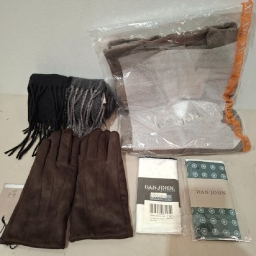 58 X BRAND NEW DAN JOHN LOT TO INCLUDE HANDKERCHIEFS - SCARRFS AND GLOVES IN 1 TRAY
