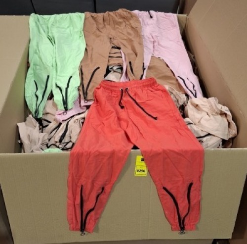 400 X AWESTA PANTS IN VARIOUS COLOURS IE PINK , GREEN , CREAM , RED IN SIZES SMALL , MEDIUM , LARGE IN ONE LARGE PALLET BOX (NOTE - SOME MAY BE DETAGGED / DELABELLED)