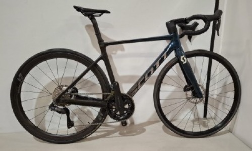 SCOTT CONTESSA ADDICT RC 15 ROAD BIKE MODEL: 286473 SIZE: S - 52 ORIG PRICE: &pound;6199 ADDICT RC DISC HMX CARBON FRAME ADDICT RC HMX FORK SHIMANO ULTEGRA DI2 DISC 12 SPEED SYNCROS CAPITAL 1.0 35 DISC WHEELS SCHWALBE ONE RACE-GUARD TYRES SYNCROS CARBON/ALL