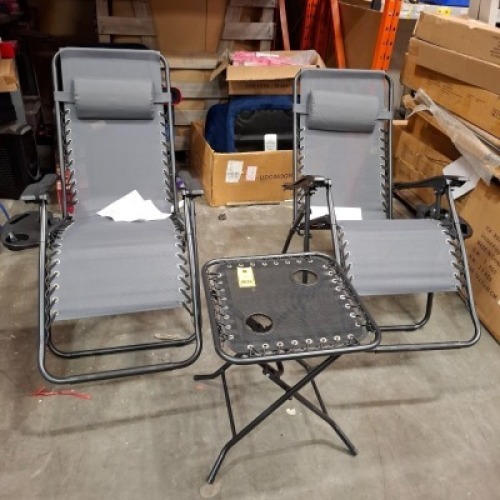 1 X 3 PIECE SET BRAND NEW LOT CONTAINING 2 STUDIO ROYALE LOUNGERS AND ONE STUDIO ROYALE TABLE IN BLACK / GREY