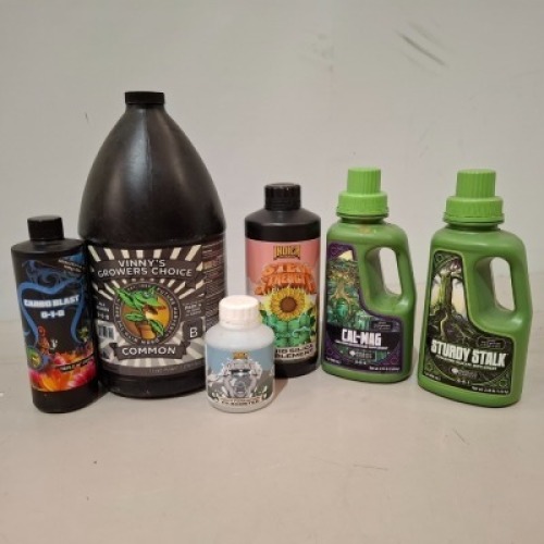 90 + BRAND NEW MIXED PLANT GROWING LOT CONTAINING VINNY'S GROWERS CHOICE 4 LITRE PART B , INDIGA HIMALAYAN HARDENER FRUIT FORMATION PK BOOSTER 250 ML , ROYAL GOLD 0-1-0 ORGANIC FLOWERING BIO CATALYST 500ML , CALI PRO GROW B ETC IN 5 TRAYS