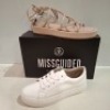 30 X BRAND NEW MIXED MISSGUIDED SHOES CONTAINING FAUX LEATHER FLATFORM TRAINER IN WHITE , CHUNKY FLATFORM GLADIATOR SANDAL IN SAND , SQUARE TOE PATENT HEELED SANDAL IN BLACK ETC ALL IN SIZE 6