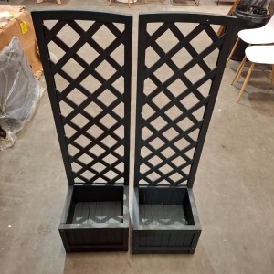 4 X STUDIO LARGE TRELLIS IN GREY IN 2 BOXES (NOTE 2 IN EACH BOX )