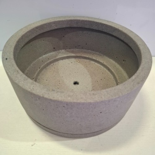 4 X BRAND NEW HAY FLOWER POT WITH SAUCER IN GREY IN SIZE DIAM 28 X H 13 CM - RRP EACH &pound;62 (NOTE BRAND NEW BUT NOT BOXED)
