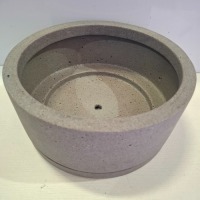 4 X BRAND NEW HAY FLOWER POT WITH SAUCER IN GREY IN SIZE DIAM 28 X H 13 CM - RRP EACH &pound;62 (NOTE BRAND NEW BUT NOT BOXED)