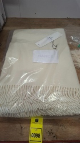 1 X BRAND NEW MAGNIBERG 100% VIRGIN WOOL OFF WHITE BOLD BLANKET IN SIZE 150 X 250 - RRP &pound;416