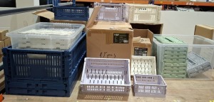 73 X BRAND NEW MIXED HAY COLOUR CRATES IN VARIOUS COLOURS AND SIZES SMALL MEDIUM AND LARGE - RRP EACH £8 TOTAL RRP £584