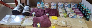 38 X MIXED LOT CONTAINING LEWIS BATH TOWELS 100% EGYPTIAN COTTON IN PURPLE AND CREAM , PERSIL 3 IN 1 CAPSULES PACK BOXES , SURF 3 IN ONE CAPSULES , NEXT DUCK FEATHER & DOWN DOUBLE DUVET 4.5 TOG ETC ON A FULL BAY