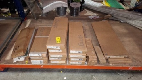 30 X BRAND NEW SHELF PARTS ONLY OF STRING FURNITURE LOT TO INCLUDE PACKS OF 3 IN GREY IN SIZE 58 X 20 CM , PACKS OF 3 IN BEIGE , PACKS OF METAL SHELF LOW EDGE GALVANIZED IN SIZE 58 X 20 CM , STING PLATE RACK IN WHITE ETC ON HALF A BAY