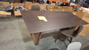 1 X HYBRID LOT CONTAINING DINING TABLE IN WALNUT IN SIZE L 200 X W 96 X H 73 AND 2 NORR11 LANGUE ORIGINAL DINING CHAIR IN BROWN / GREY IN SIZE W 50 X D 51 X H 78
