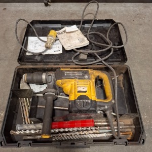 1 X DEWALT D25501 SDS MAX COMBINATION HAMMER DRILL MAX POWER 1100 WATTS