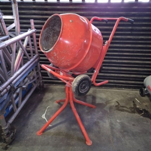 1 X BUILD BUDDY CEMENT MIXER 230V - TESTED WORKING (SEE ALL IMAGES - APPROX 10% CEMENT NEEDS CHIPPING OUT)