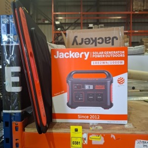 1 X JACKERY SOLAR GENERATOR POWER OUTDOOR WITH 1002WH / 100W COMES WITH SOLAR PANEL