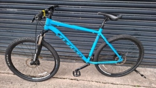 1 X CARRERA VALOUR BIKE IN BLUE AND BLACK IN SIZE 52CM