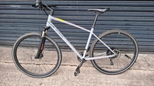 1 X SPECIALIZED BIKE IN GREY WITH RED STRIPES IN SIZE 48CM