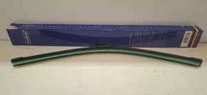 300 X AXEBLINK WINDSCREEN WIPERS 3 IN SIZE 18 AND 3 IN SIZE 17 IN 6 BOXES