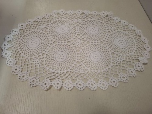432 X WHITE OVAL CROCHET DOLLY/PLACEMAT IN SIZE 30X45CM IN 1 BOX