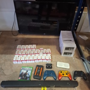 45 X MIXED LOT CONTAINING 39 INCH JVC TV IN (UNKNOWN CONDITION ) POLAROID SOUND BAR , SENNHEISER WIRELESS IN - EAR HEADPHONES , JVC PORTABLE SPEAKER , XBOX CONTROLLER PADS , XBOX ONE WATCH DOG GAME , PEKA POWER BANK , LED HIGH POWER BULBS ETC ON HALF A