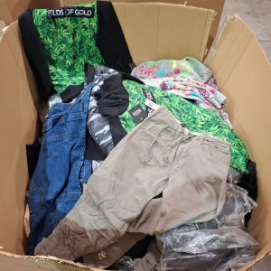 150 X BRAND NEW CRIMINAL DAMAGE MIXED CLOTHING LOT CONTAINING DENIM JEANS IN BLUE IN SIZE 30 , JUMPER IN GREY/MULTI COLOUR IN SIZE M , HOODIE IN BLACK AND GREEN IN SIZE XXL , CRIMINAL DAMAGE HOODIE IN GREY WITH CHARIZARD DESIGN ON THE BACK IN SIZE M ETC I