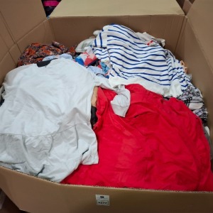 400+ MIXED CLOTHING LOT CONTAINING ACTUEL PANTS IN MULTICOLOUR FLORAL DESIGN IN SIZE 36 , YARE JACKET/COAT IN CAMEL AND BLACK IN SIZE 36 , BIG DART V NECK JUMPER IN WHITE AND DARK BLUE IN SIZE ETC IN ONE PALLET BOX