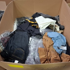 200+ CRIMINAL DAMAGE PANTS LOT CONTAINING CRIMINAL DAMAGE DENIM JEANS IN BLUE IN SIZE 34 ,CRIMINAL DAMAGE JEANS IN BLACK IN SIZE 28 , JEANS IN BEIGE IN SIZE 30 ETC IN ONE PALLET BOX