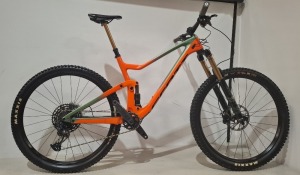 SCOTT GENIUS 900 TUNED BIKE MODEL: 269765 SIZE: L ORIG RRP £7899 GENIUS CARBON HMX FRAME FOX 36 FLOAT FACTORY GRIP 2 160MM FOX FLOAT X NUDE, TRACLOC, 150MM SRAM X01 EAGLE AXS 12 SPEED SHIMANO XTR 4 PISTON DISC BRAKES MAXXIS FOLDABLE TYRES CONDITION - GOOD