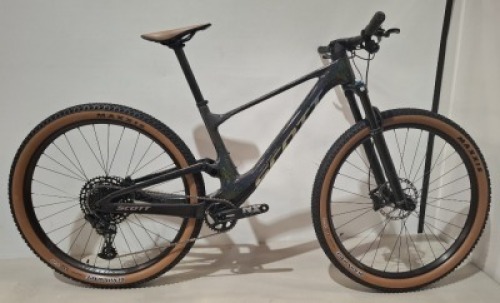 SCOTT SPARK RC TEAM BLACK SPL AU BIKE MODEL: 292966 SIZE: M ORIG RRP &pound;4799 SPARK RC CARBON HMF FRAME FOX 32 FLOAT RHYTHM 120MM FORK FOX FLOAT CUSTOM, 120MM, TWINLOC SRAM NX EAGLE 12 SPEED SHIMANO DEORE DISC BRAKES MAXXIS REKON RACE FOLDABLE TYRES CONDITIO