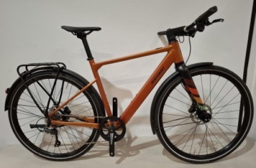 BERGAMONT E-SWEEP SPORT BIKE MODE: 290937 SIZE: 52CM ORIG RRP: &pound;2399 28 INCH, ULTRA LITE AL-6061 TUBING, INTEGRATED BATTERY BGM SWEEP RIGID FORK, ALLOY SHIMANO CLARIS, 1X8 MAHLE X35+, 250 WH BATTERY SHIMANO BR-UR300, HYDRAULIC DISC SYNCROS CAPITAL WHEELSE