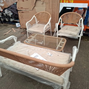 1 X BRAND NEW MIAMI 4 PIECE GARDEN SET TO INCLUDE 2 X ARM CHAIRS , 1 X LOVESEAT , 1 GLASS TABLE - PRE-BUILT