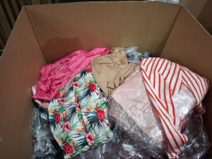 400 + MIXED CLOTHING LOT CONTAINING COPPEWOE LONG DRESS IN FUSCHIA IN SIZE S , KOOLOOK SHORT DRESS IN BEIGE IN SIZE M/L , SECOND FEMALE STRIPED PANTS IN RED AND WHITE IN SIZE 36 ETC IN ONE PALLET BOX