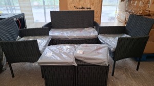 5 X PIECE RATTAN SET IN BLACK / GREY TO CLUDE 1 LOVESEAT , 2 ARM CHAIRS , 2 FOOT STOOLS - PRE BUILT