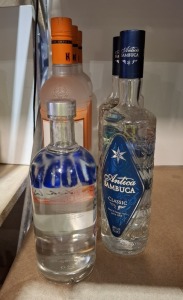 7 X BRAND NEW ALCOHOL LOT CONTAINING 3 KETEL ONE ORANGE 70CL , 2 ANTICA SAMBUCA CLASSIC 70CL , 1 ABSOLUT VODKA SWEDISH VODKA 700ML , 1 SMIRNOFF VODKA 700ML