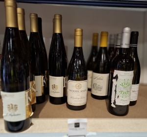 15 X BRAND NEW MIXED ALCOHOL LOT CONTAINING 6 JOSEPH HOFSTATTER GEWURZTRAMINER ALTO 2018 750 ML 15% VOL , 3 WOODLANDS MARGARET RIVER 2016 750ML 13% , ANTICA NAPA VALLEY 2016 75CL 14 % ETC