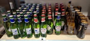 60 X BRAND NEW MIXED BEER LOT CONTAINING PERONI NASTRO AZZURRO 33CL 330ML , CORONA EXTRA 33CL 330ML , GUINNESS DRAUGHT STOUT 440ML 4.1 % ESTRELLA DAMM BARCELONA 33CL 4.6 % ETC