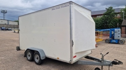 BLUE LINE TRAILER WITH TWIN AXLE 3500KG BOX TRAILER WITH BRADLEY HITCH AND REAR RAMP 4300MM LONG 1700MM WIDE 2100MM TALL YOM: NOT KNOWN (SEE PLATE IMAGE FOR DETAILS)