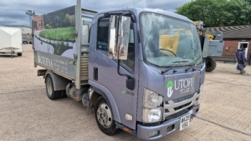 GREY ISUZU TRUCK GRAFTER N35.125 (WK20 VSU) 53,249 MILES, MOT UNTIL 26 SEPTEMBER 2025 2 KEYS, WITH V5, REVERSE CAMERA, TOUCH SCREEN KENWOOD MEDIA SYSTEM, ALUMINIUM HIGH SIDED TIPPING BODY HAS HAD ACCIDENT - BROKEN WINDSCREEN/FRONT DAMAGE DRIVEABLE/RECOVER