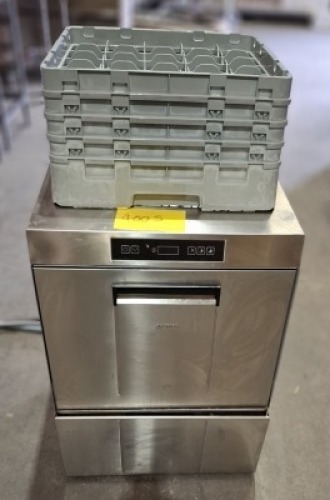 1 X SMEG DISHWASHER WITH 4 CLEANING TRAYS