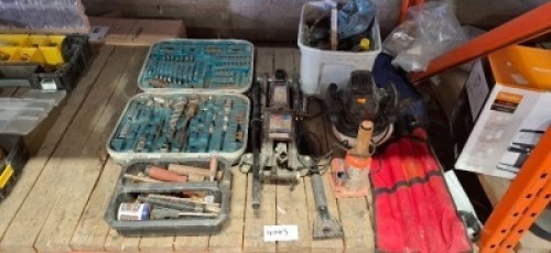 HALF A BAY OF MIXED BUILDERS TOOLS LOT CONTAINING HILKA 2.5 TONNE JACK ON WHEELS - MAKITA INCOMPLETE SOCKET SET - VARIOUS TOOLS - HALFORDS POLISHER - ETC