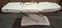 1 X REM EXCEL ELECTRIC 3 MOTOR BEAUTICIANS ADJUSTABLE TREATMENT CHAIR / TABLE - ORIG RRP &pound;999 - SIZE L 184 X W 60 X H 72 CM