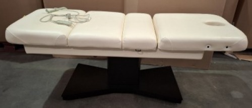 1 X RAYGEA ELECTRIC ADJUSTABLE MASSAGE TABLE IN SIZE L 195 X W 70 X H 74 CM