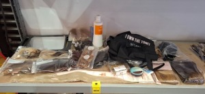 25 X PIECE MIXED SALON / BEAUTY LOT CONTAINING VARIOUS HAIR EXTENSIONS , I OWN THE TONE APRON , MIRRORED TRAYS , SILICONE LINED PRE - LOADED MICRO RINGS , HAIR CLIPS ETC ON HALF A SHELF
