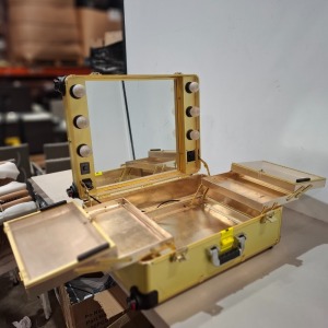 1 X BEAUTY TROLLEY LIGHTED MIRROR MAKEUP CASE IN COLOUR GOLD