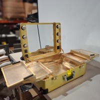 1 X BEAUTY TROLLEY LIGHTED MIRROR MAKEUP CASE IN COLOUR GOLD