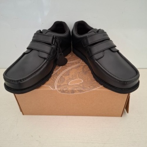 20 X PAIRS OF BRAND NEW ADULT PRETTY GREEN HARROW VELCRO SHOES IN BLACK ALL IN SIZE 9.5 RRP FOR EACH IS &pound;80 - TOTAL RRP FOR LOT IS &pound;1,600